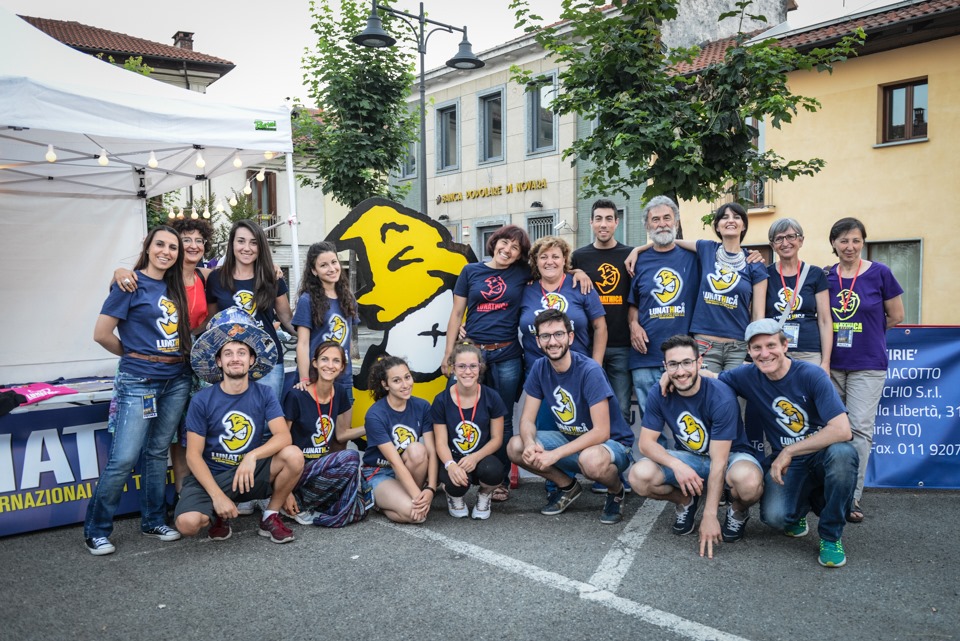 lunathica festival teatro strada coinvolge comunita locali 1559125471