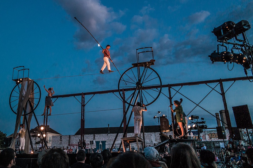 “Lunathica”: il festival del teatro di strada che coinvolge le comunità locali