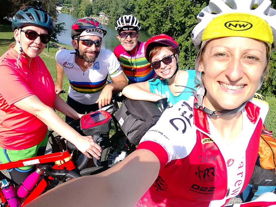 “Pedala Diritto”: due ragazze in bici da Torino a Riace per promuovere i diritti umani
