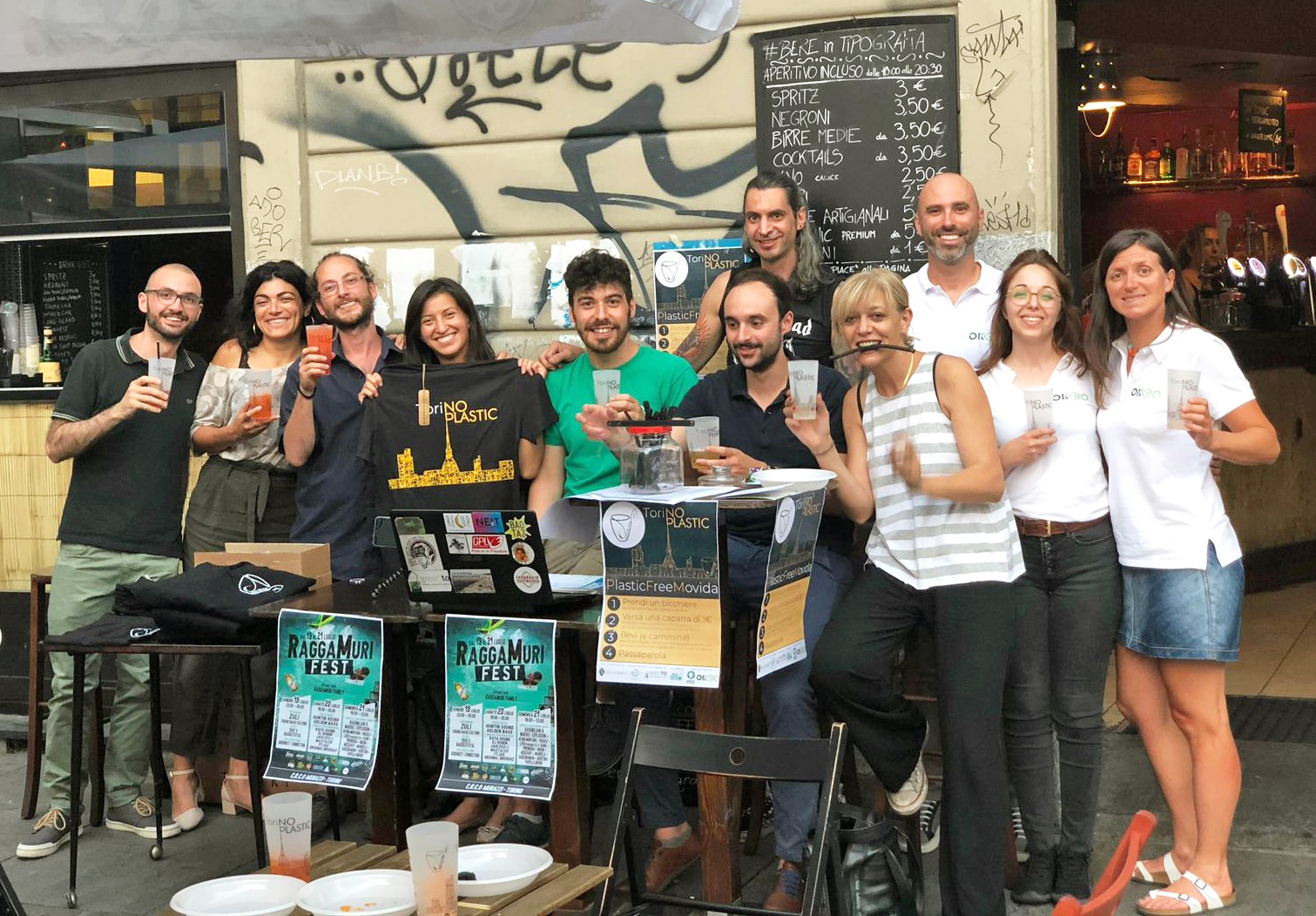 “Plastic Free Movida”, i locali di Torino si uniscono per dire addio ai bicchieri di plastica