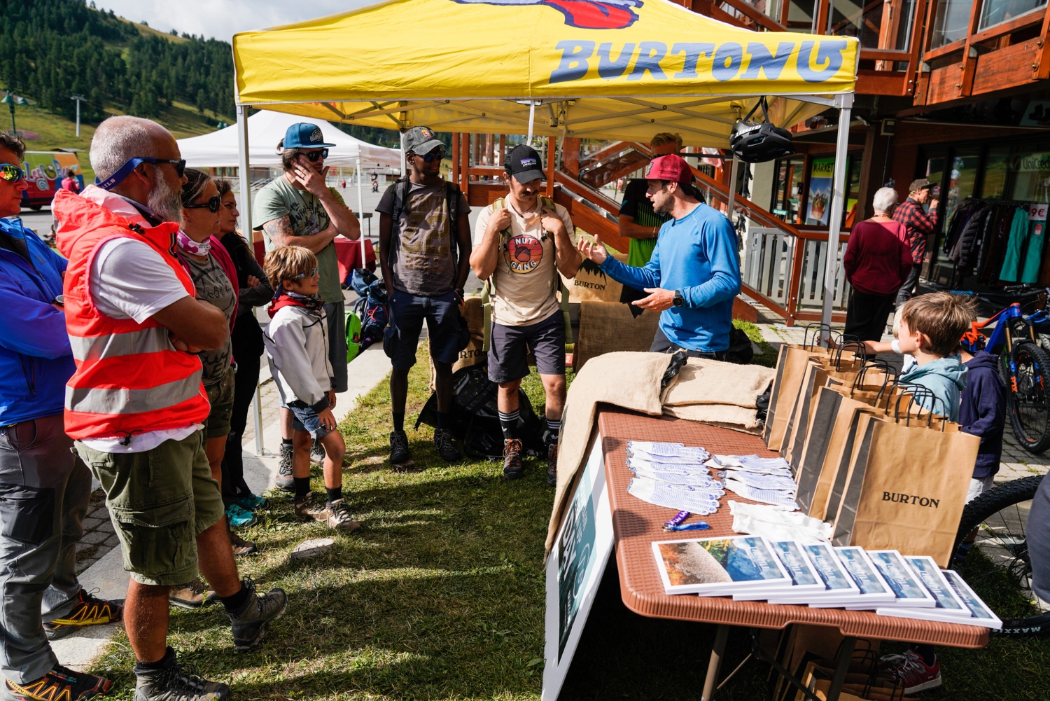 sestriere pensano cittadini pulire montagna rifiuti 1566686015